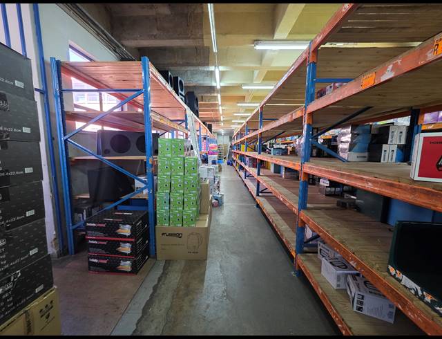 3,434M² WAREHOUSE FOR SALE IN AMALGAM